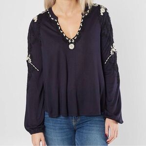 Lucky Brand Floral Embroidered V-Neck Top Navy blue L